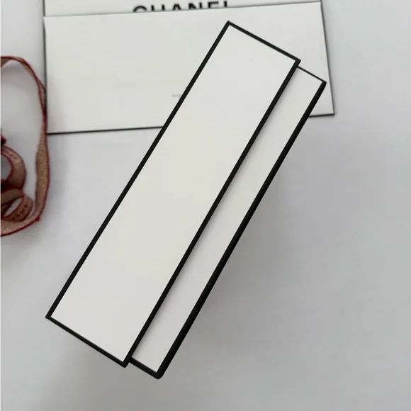 LIKE NEW Chanel White Gift Box and Shopping Bag - Picture 8 of 12